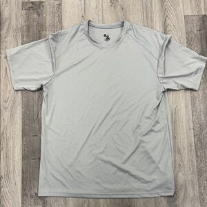 Men's Short Sleeve Tee in Light Gray